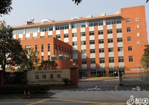 42岁去做试管代怀多少费用怀上三胞胎能顺利生下来吗